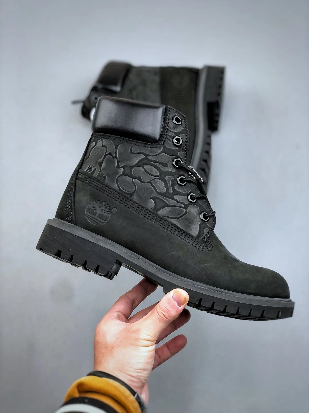Local self-pickup💰560 Support store Timberland Timberland/Timberland rhubarb boots series Simple and comfortable mid-calf Martin boots Men's T Guangdong factory quality Trendy style Brand new process upgrade Original last type Export trade order Original box original packaging Paired with anti-odor and anti-corrosion high-elastic honeycomb latex insole to give you a perfect wearing experience High quality and durable, a must-have for sportsmen Specially designed to handle the bad looks, high-quality and first-class foot feel Size: 39-45